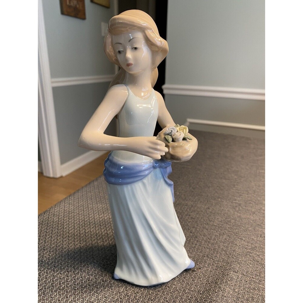 Tengra Spain Porcelain 11” Girl with Floral Bouquet Figurine Lladro Style